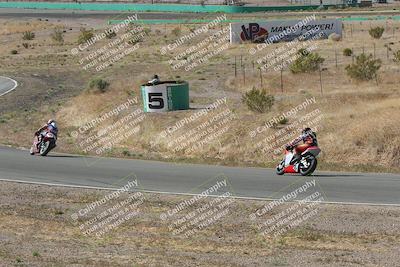 media/Apr-20-2025-AHRMA (Sun) [[393a79c373]]/Race/Group 11 early race/Turn 4b/